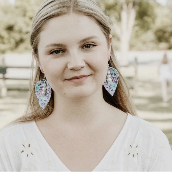 Floral Leather Leaf Earrings - Picture 4 of 7